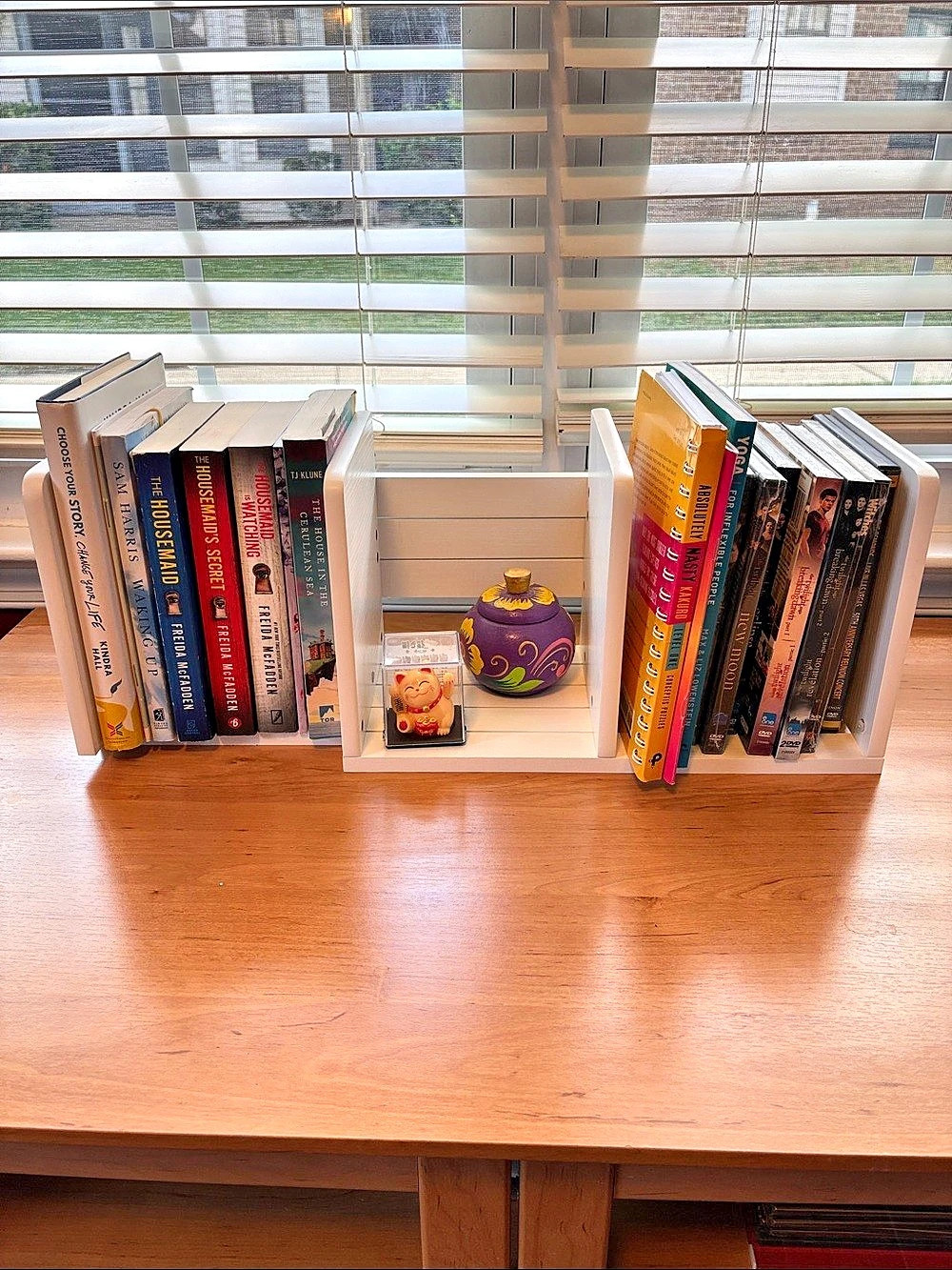 White Wooden Expanding Book Organizer Shelf